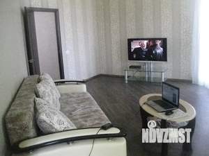 1-к квартира, посуточно, 68м2, 5/8 этаж