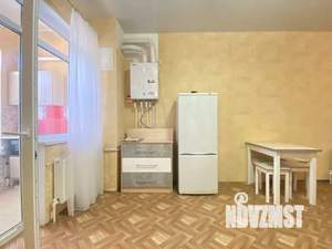 Студия квартира, посуточно, 35м2, 1/10 этаж