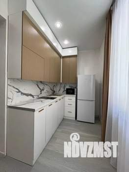 Студия квартира, посуточно, 40м2, 1/3 этаж