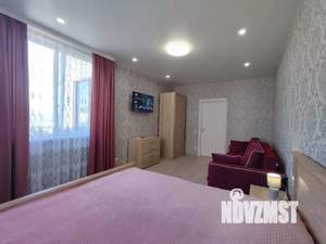 Студия квартира, посуточно, 33м2, 1/3 этаж