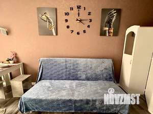 Студия квартира, посуточно, 35м2, 1/8 этаж