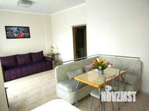 Студия квартира, посуточно, 42м2, 1/6 этаж