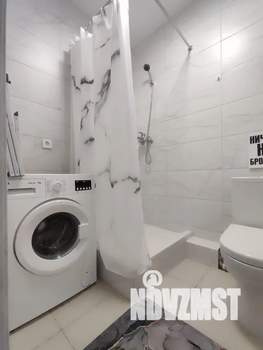 Студия квартира, посуточно, 38м2, 1/5 этаж