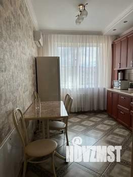 1-к квартира, посуточно, 40м2, 3/3 этаж