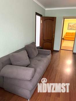 3-к квартира, посуточно, 107м2, 2/5 этаж