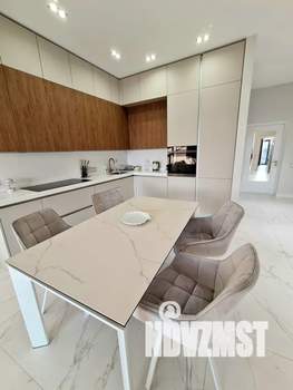 1-к квартира, посуточно, 72м2, 8/12 этаж