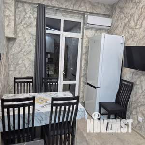 1-к квартира, посуточно, 42м2, 1/10 этаж