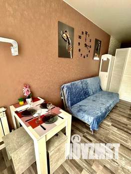 Студия квартира, посуточно, 35м2, 1/8 этаж