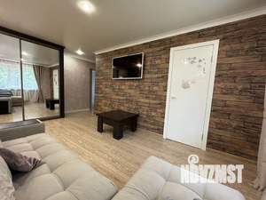 3-к квартира, посуточно, 54м2, 1/5 этаж