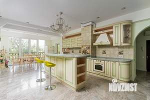 4-к квартира, на длительный срок, 201м2, 4/5 этаж