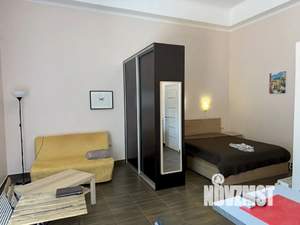 Студия квартира, посуточно, 40м2, 1/4 этаж