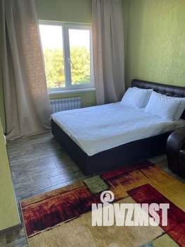 Студия квартира, посуточно, 40м2, 4/10 этаж
