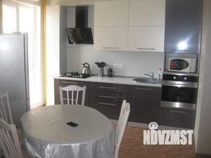 1-к квартира, посуточно, 68м2, 5/8 этаж