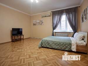 1-к квартира, посуточно, 60м2, 1/2 этаж