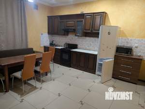 Студия квартира, на длительный срок, 100м2, 1/3 этаж