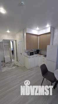 Студия квартира, посуточно, 40м2, 1/3 этаж