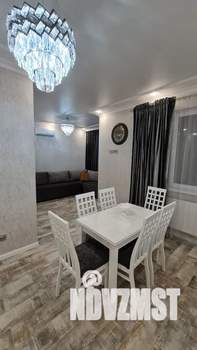 1-к квартира, посуточно, 55м2, 1/8 этаж