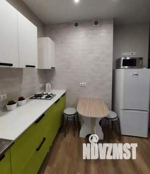 1-к квартира, посуточно, 42м2, 3/6 этаж