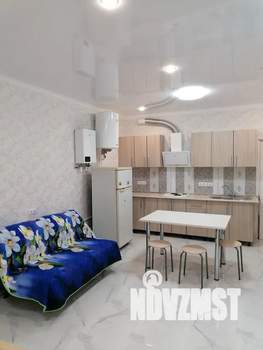 Студия квартира, посуточно, 40м2, 1/1 этаж