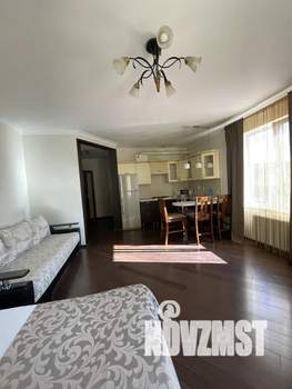 Студия квартира, посуточно, 40м2, 3/3 этаж