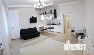 Студия квартира, посуточно, 42м2, 1/9 этаж