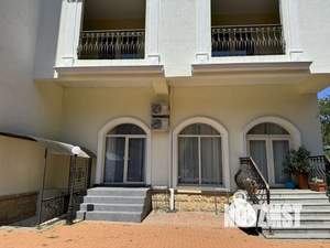 Студия квартира, посуточно, 40м2, 1/4 этаж