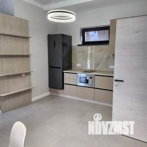 Студия квартира, посуточно, 35м2, 1/3 этаж