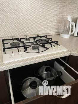 Студия квартира, посуточно, 40м2, 3/3 этаж