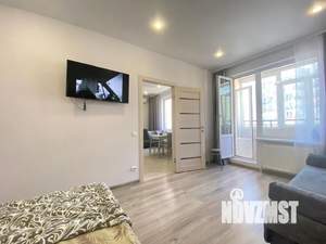 1-к квартира, посуточно, 40м2, 12/16 этаж