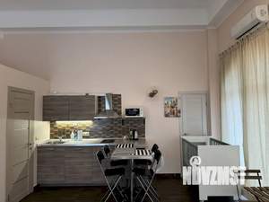 Студия квартира, посуточно, 40м2, 1/4 этаж