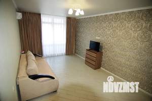 1-к квартира, посуточно, 42м2, 3/3 этаж