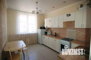 1-к квартира, посуточно, 42м2, 3/3 этаж