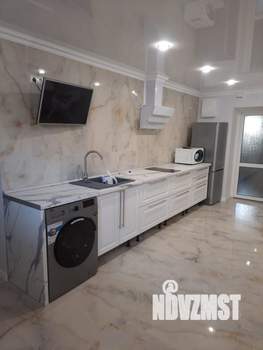 Студия квартира, посуточно, 70м2, 1/3 этаж