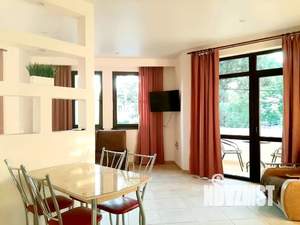 Студия квартира, посуточно, 43м2, 1/3 этаж