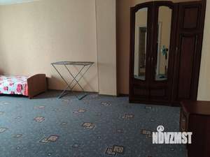 3-к квартира, на длительный срок, 125м2, 1/3 этаж