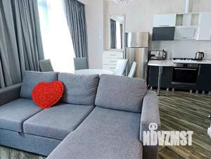 Студия квартира, посуточно, 43м2, 7/8 этаж