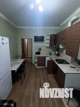 1-к квартира, посуточно, 42м2, 3/6 этаж