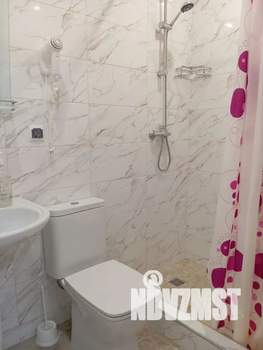 Студия квартира, посуточно, 33м2, 1/3 этаж