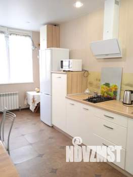 1-к квартира, посуточно, 40м2, 1/3 этаж