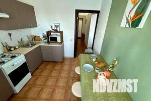 1-к квартира, посуточно, 35м2, 4/10 этаж