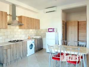 Студия квартира, посуточно, 43м2, 1/3 этаж