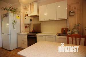 1-к квартира, посуточно, 45м2, 3/3 этаж