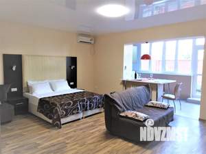Студия квартира, посуточно, 50м2, 1/4 этаж