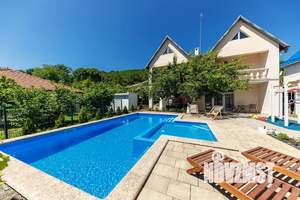 2-к квартира, посуточно, 95м2, 1/3 этаж