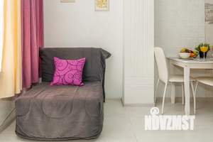 Студия квартира, посуточно, 30м2, 3/10 этаж