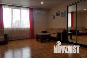 1-к квартира, посуточно, 45м2, 3/3 этаж