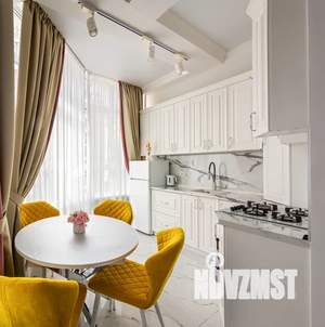 Студия квартира, посуточно, 37м2, 2/6 этаж