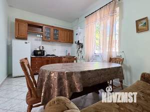 3-к квартира, посуточно, 100м2, 1/2 этаж