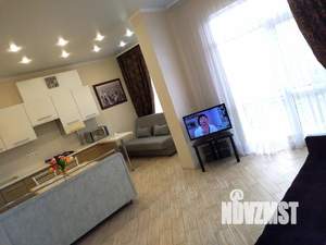 Студия квартира, посуточно, 42м2, 1/6 этаж