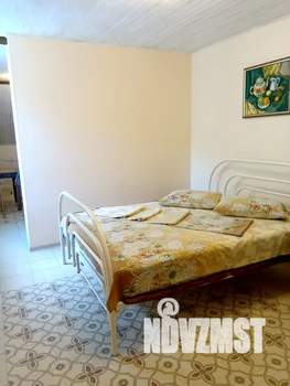 Студия квартира, посуточно, 43м2, 3/3 этаж